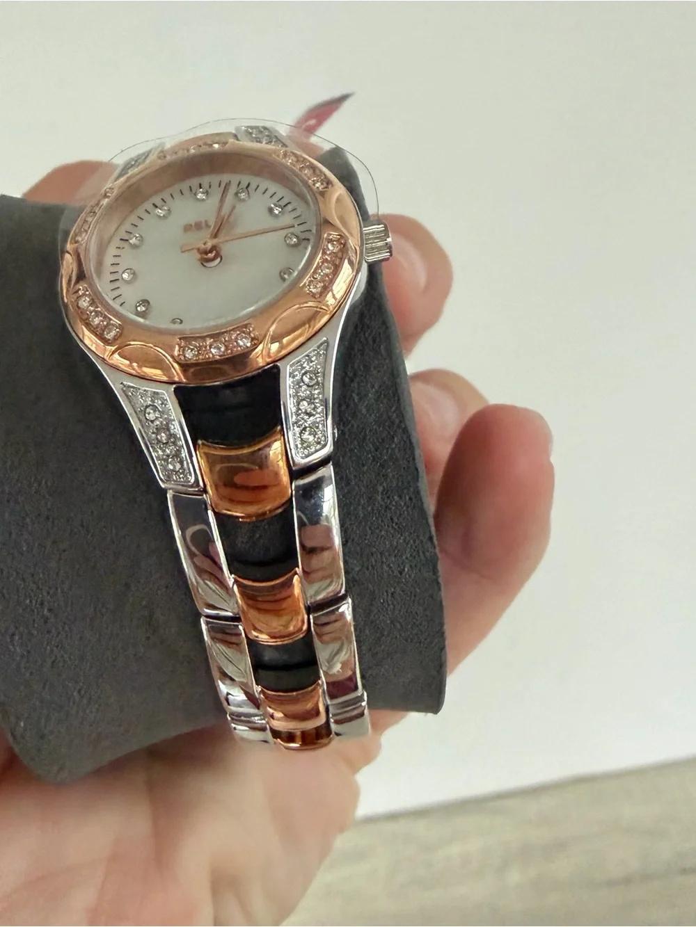 Relic by Fossil two-tone stainless steel wristwatch womens new (needs battery)